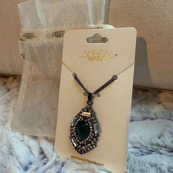 NWT Amrita Singh Necklace with Clear and Emerald colored crystals - Picture 3 of 3